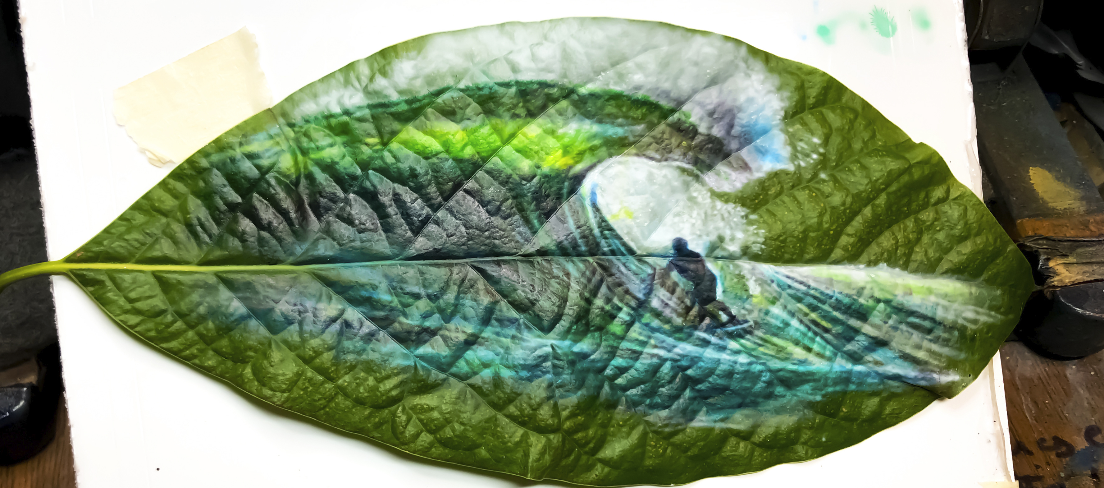 peinture sur feuille arbre surfeur peinture sur feuille, aérographe, surfeur grande vague #decorshd